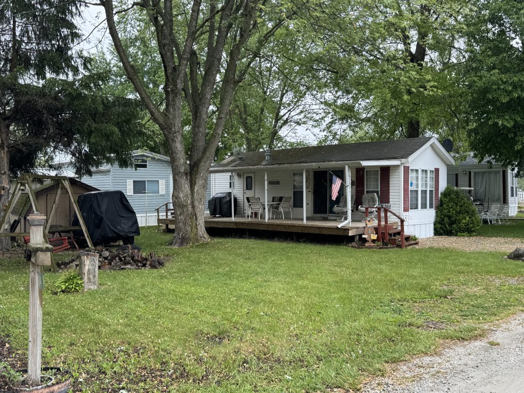 Photo of Lot 943 for sale at Pierceton Jellystone