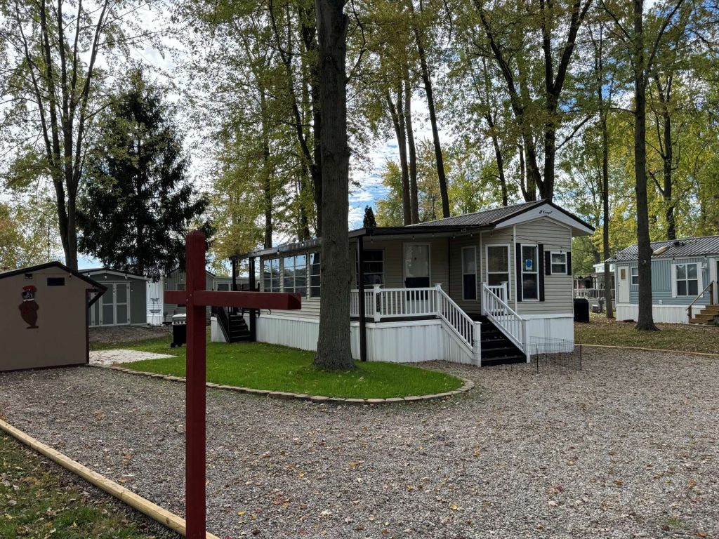 Lot 1041 for sale at Pierceton Jellystone