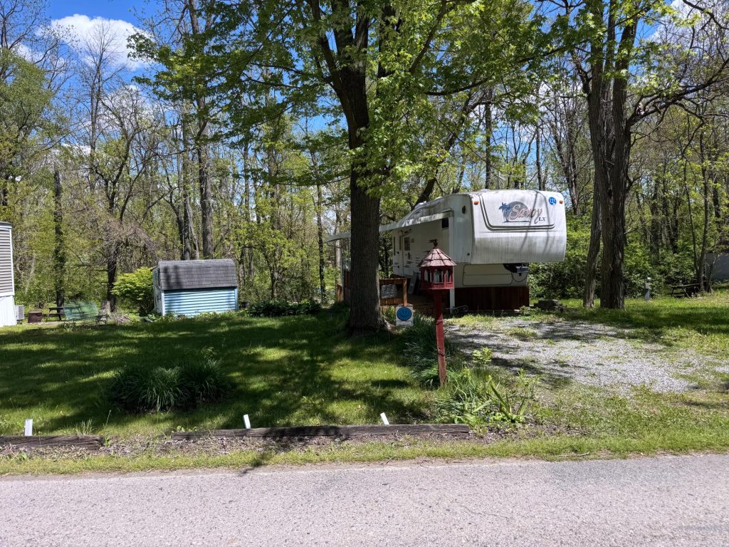 Lot_412_for_sale_at_Pierceton_Jellystone